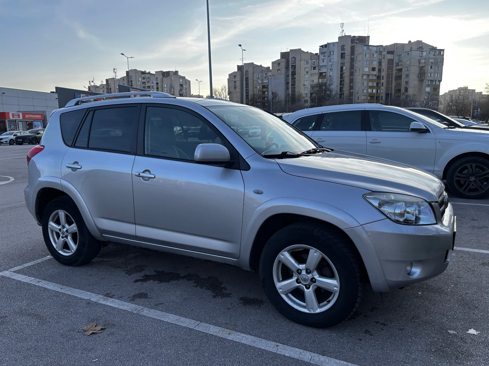 Toyota Rav4 2.0 177 D-CAT, снимка 3 - Автомобили и джипове - 55213651