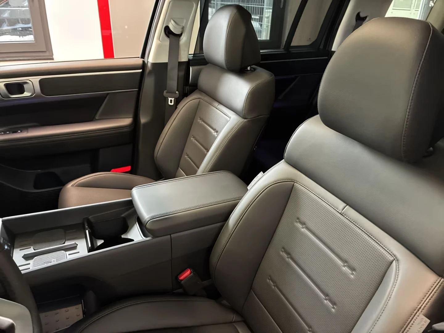 Hyundai Santa fe НОВ!/HEV 239HP/SIGNATURE/FWD/PANO/HUD/360/288h, снимка 10 - Автомобили и джипове - 55218148