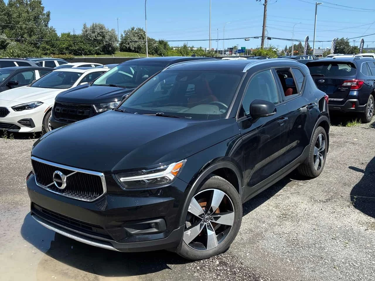 Volvo XC40 Momentum | CARFAX | АВТОКРЕДИТ БЕЗ ПЪРВОНАЧАЛНА 