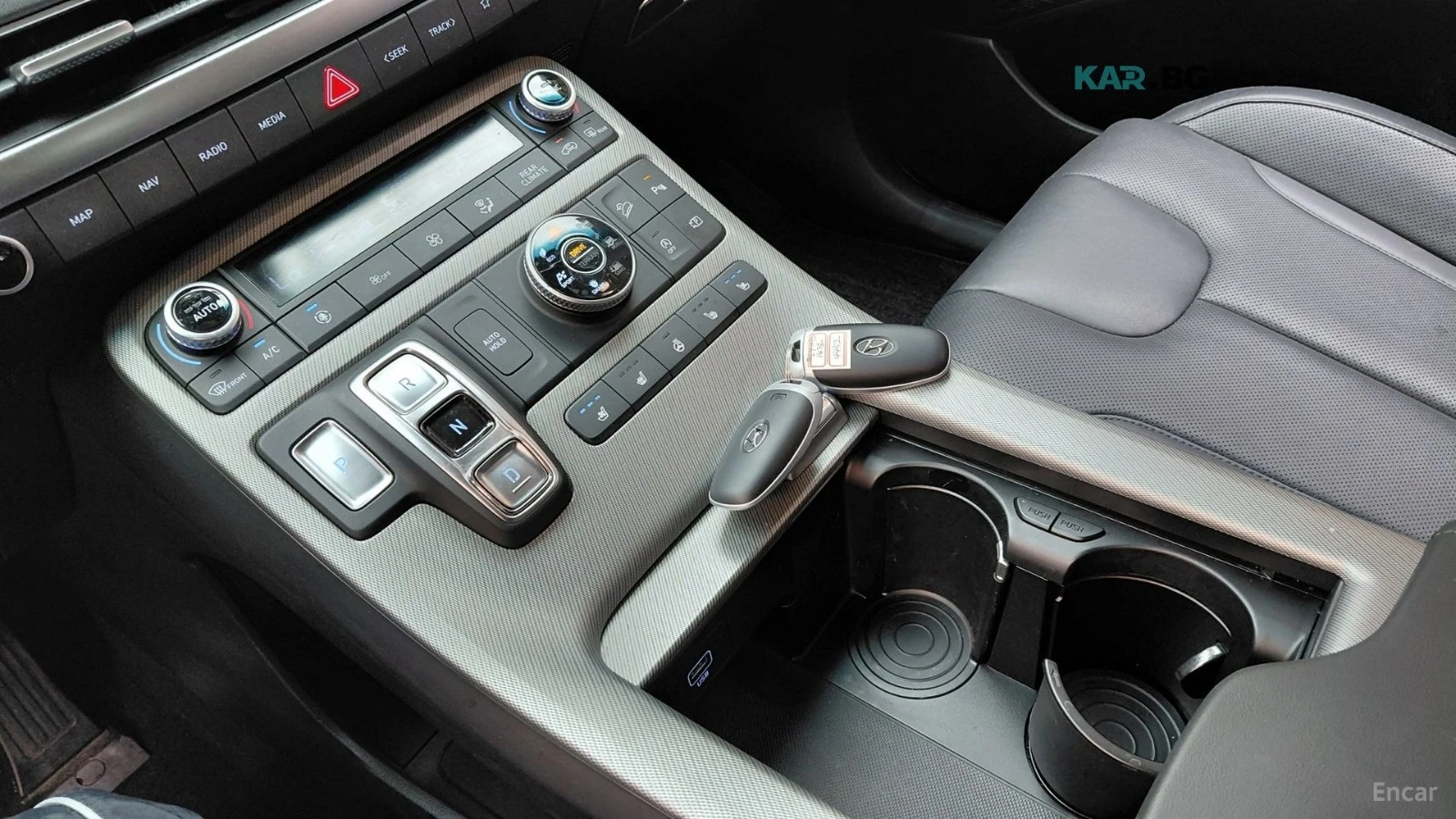 Hyundai Palisade 3.8i Exclusive 4x4* ПОДГРЕВ* ОБДУХВАНЕ* КАМЕРА* , снимка 12 - Автомобили и джипове - 56105624