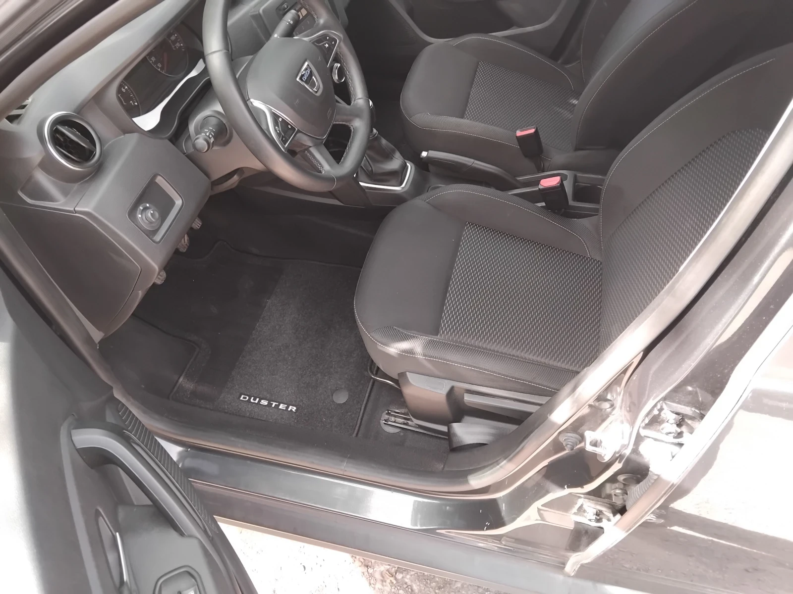 Dacia Duster 1.2i 80 000км! TUV, снимка 8 - Автомобили и джипове - 56324050