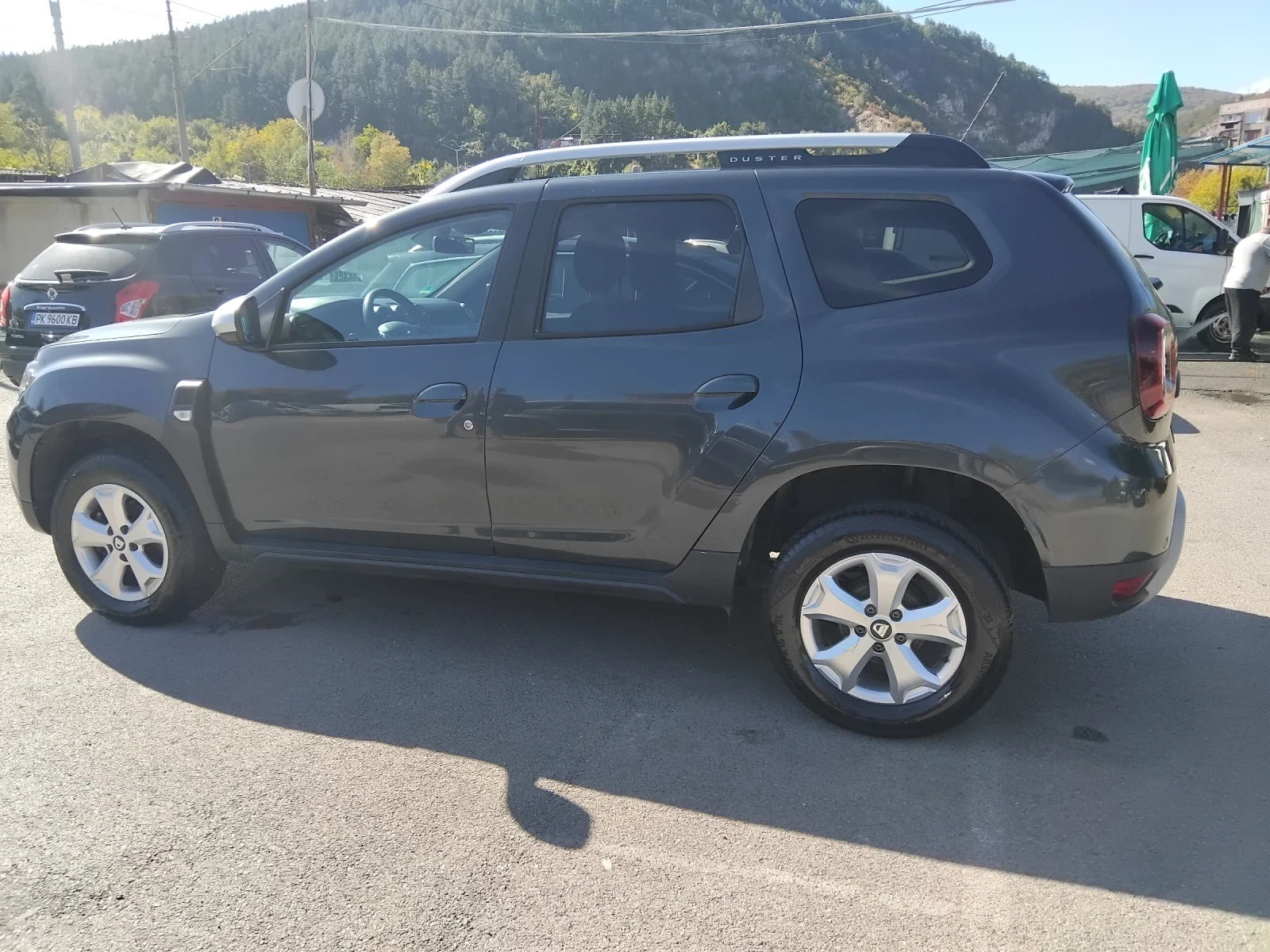 Dacia Duster 1.2i 80 000км! TUV, снимка 7 - Автомобили и джипове - 56324050