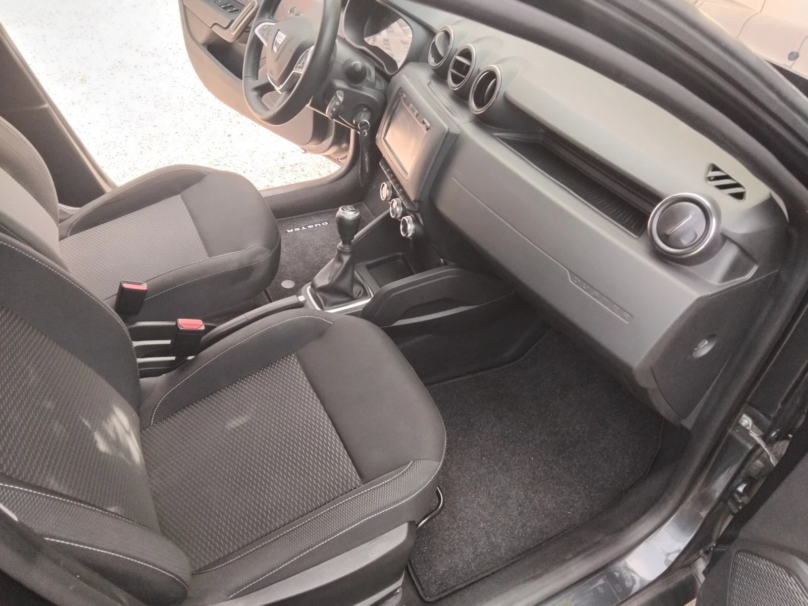 Dacia Duster 1.2i 80 000км! TUV, снимка 9 - Автомобили и джипове - 56324050