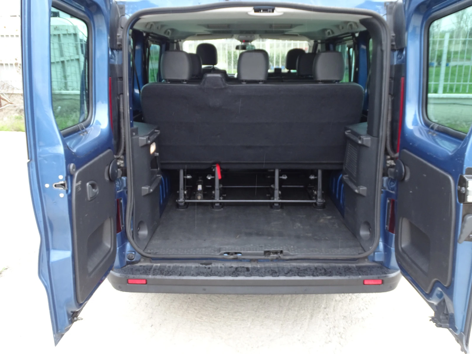 Opel Vivaro 9МЕСТА С  КЛИМАТИК - изображение 7