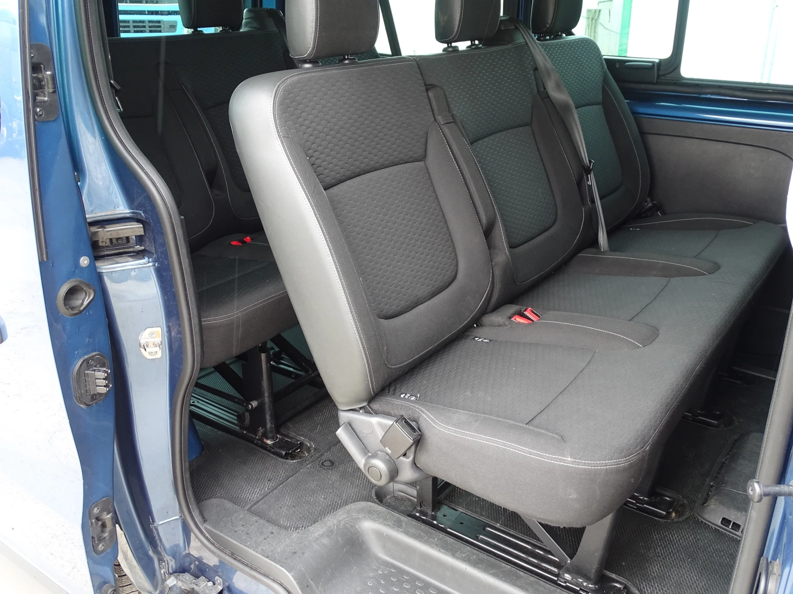 Opel Vivaro 9МЕСТА С  КЛИМАТИК - изображение 10