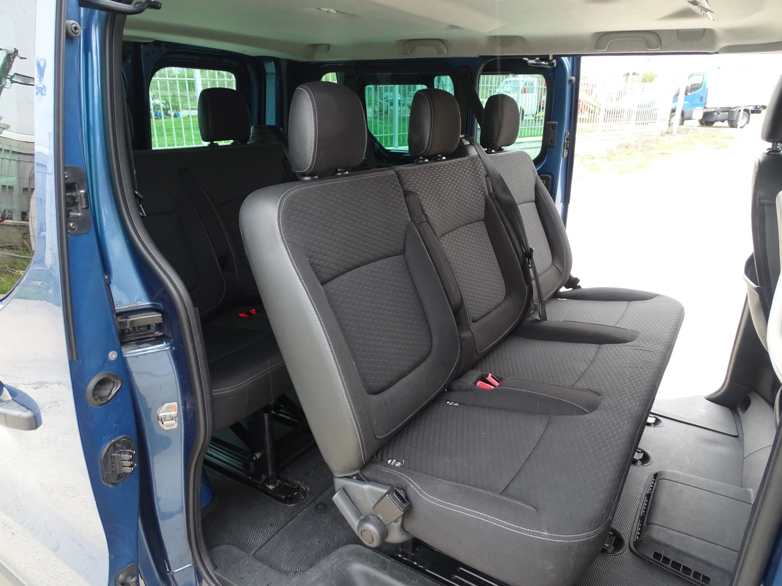 Opel Vivaro 9МЕСТА С  КЛИМАТИК - изображение 8