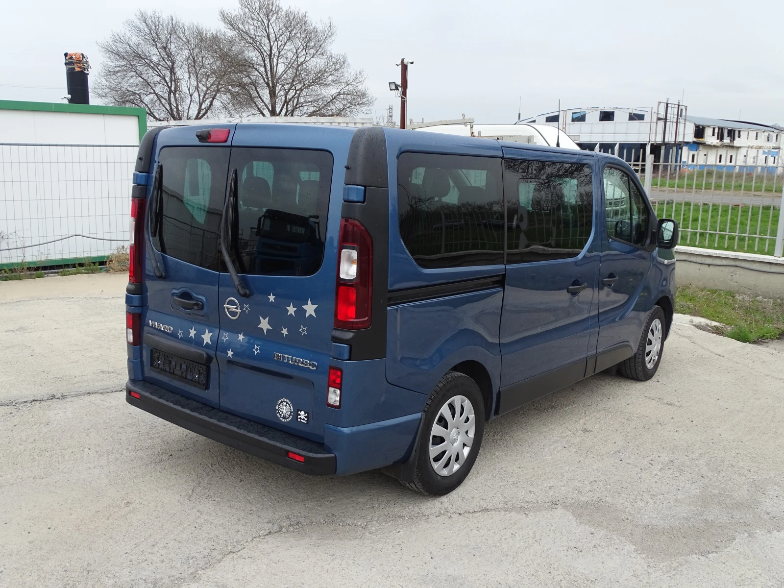 Opel Vivaro 9МЕСТА С  КЛИМАТИК - изображение 6