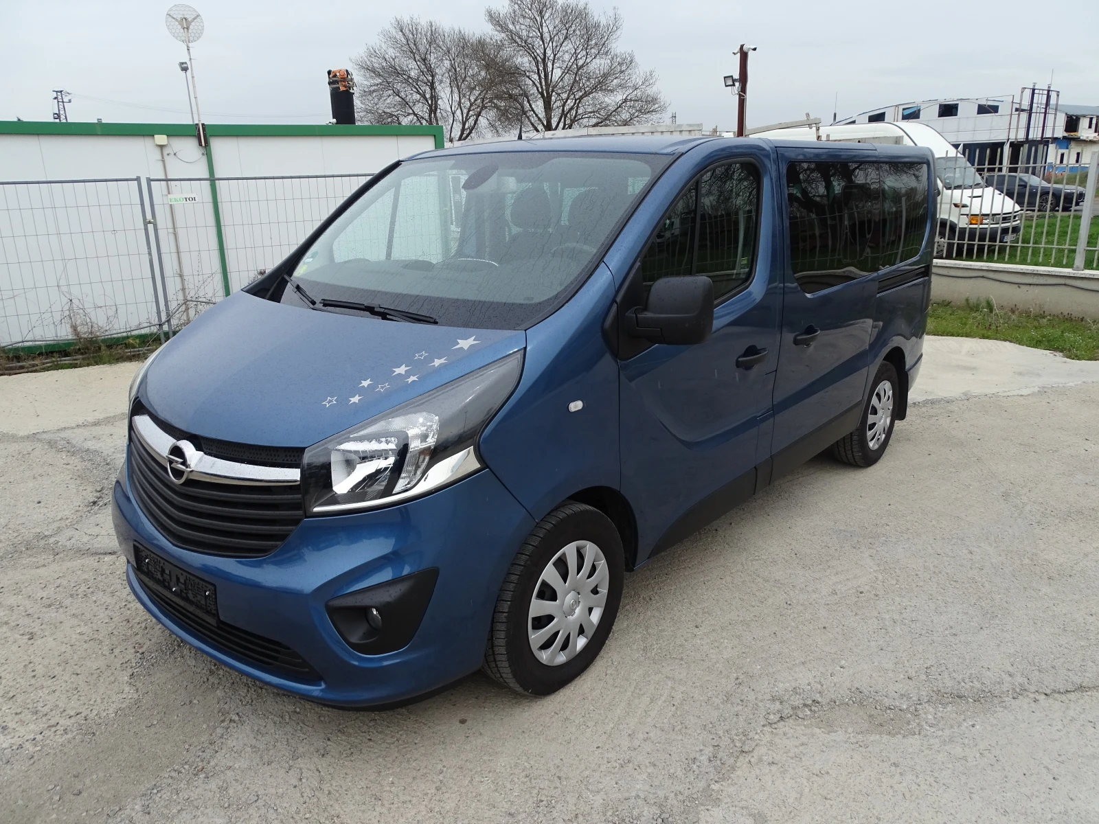 Opel Vivaro 9МЕСТА С  КЛИМАТИК - изображение 3