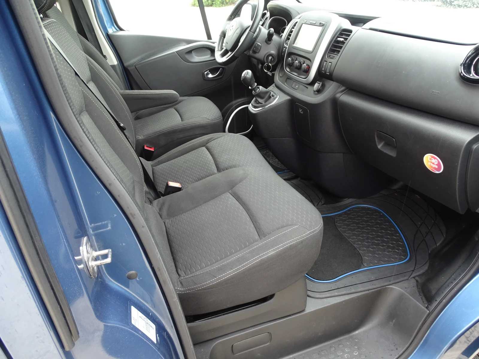 Opel Vivaro 9МЕСТА С  КЛИМАТИК - изображение 9