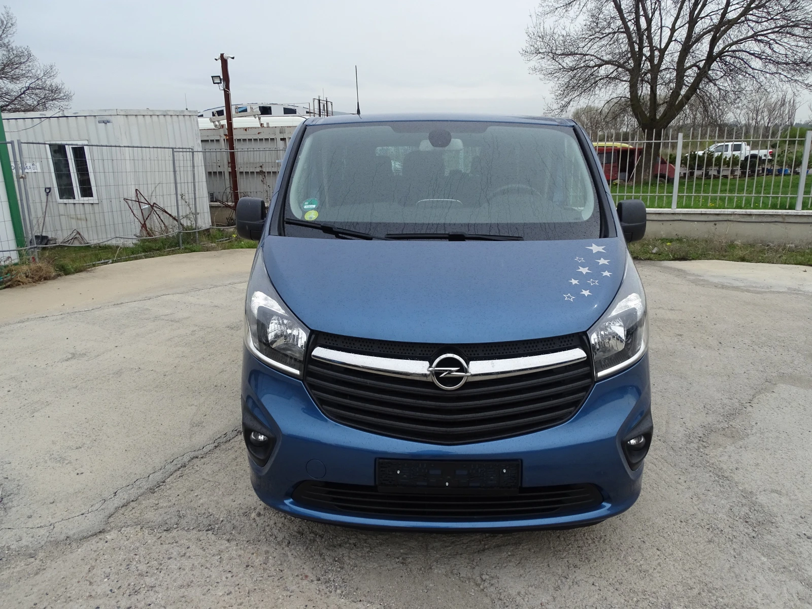Opel Vivaro 9МЕСТА С  КЛИМАТИК - изображение 2