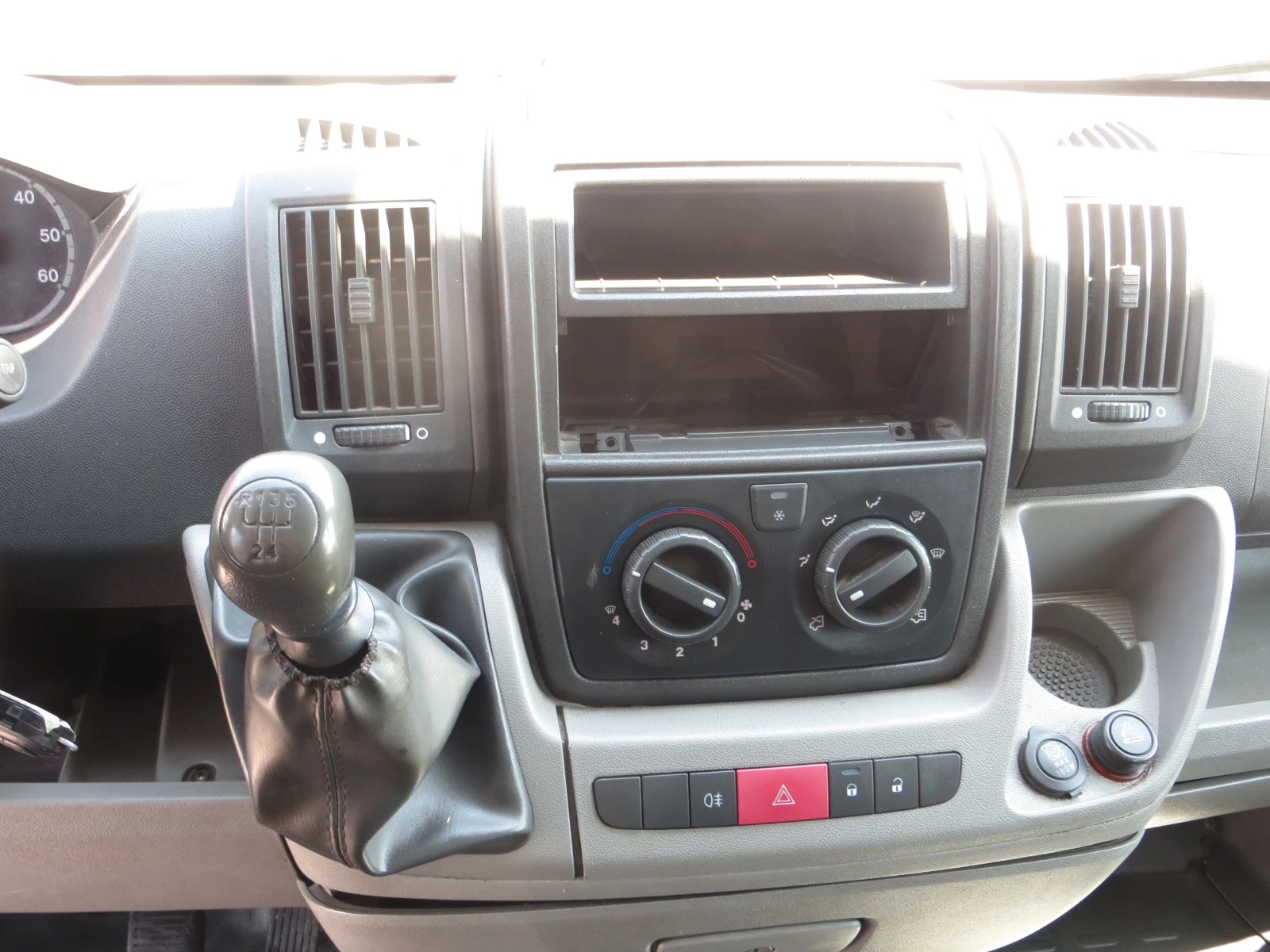 Citroen Jumper 2.2 HDI ТЕРМОИЗОЛИРАН - изображение 9