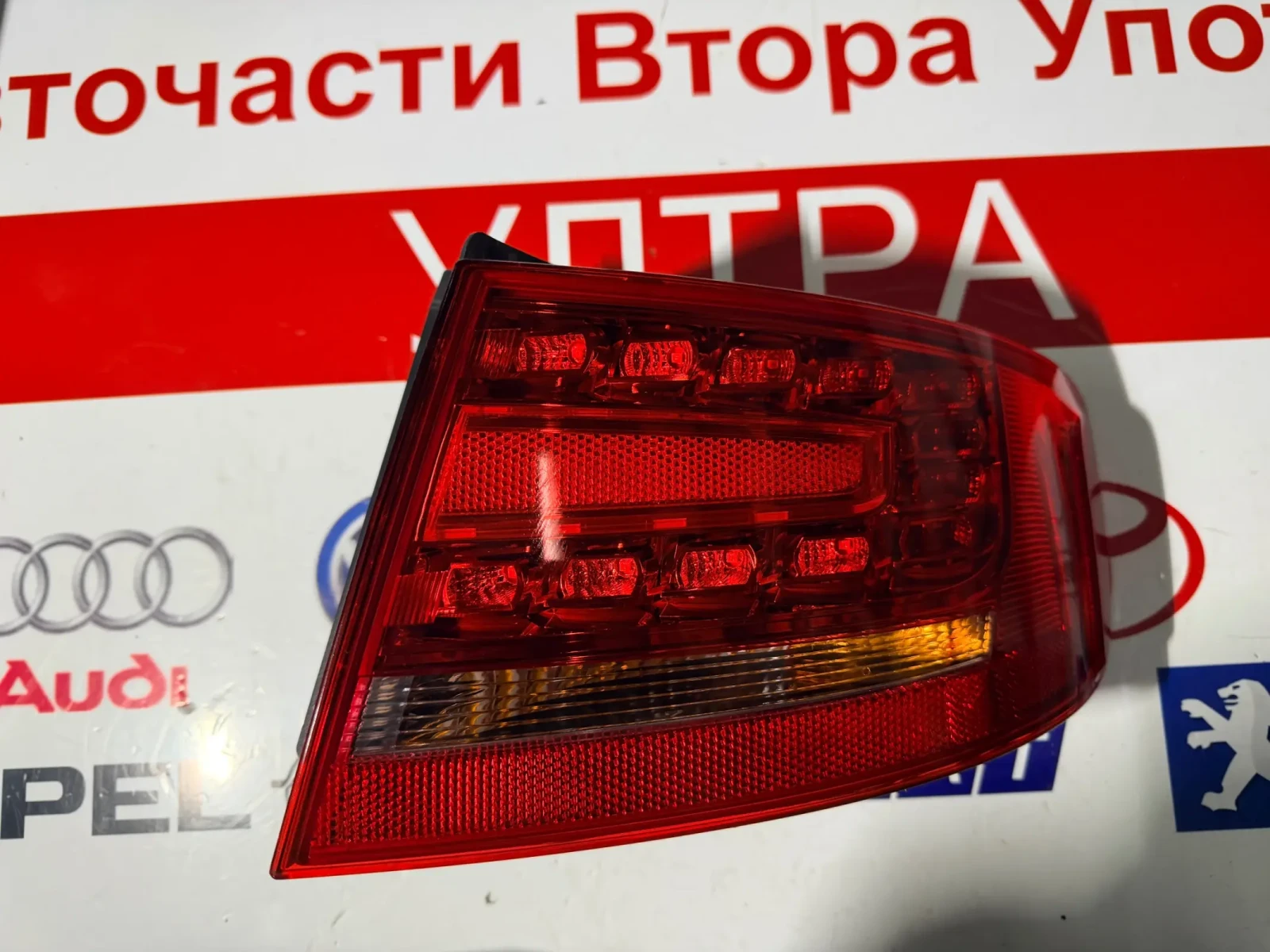 8K5945096K Външен десен стоп AUDI A4 B8 SEDAN  8K5.945.096.K