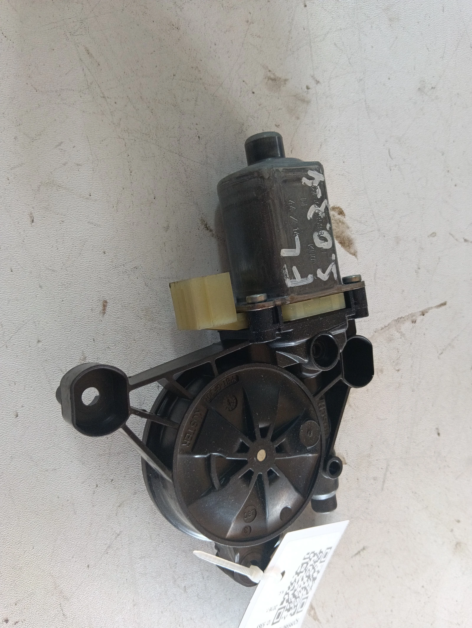 ел.машинка за предно ляво 5Q0959801B Skoda Octavia