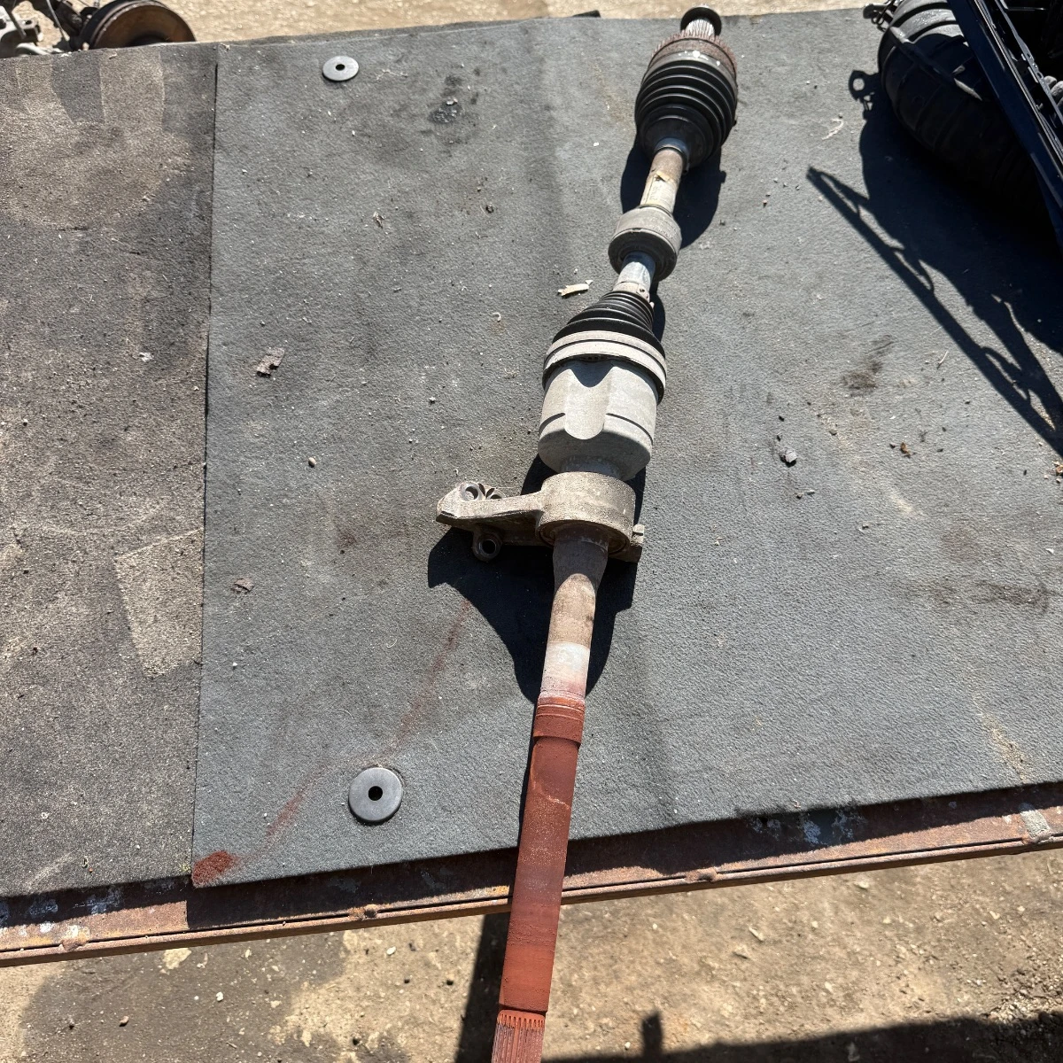 Предна дясна полуоска за Hyundai IX35 20 CRDI 2Y060R-362