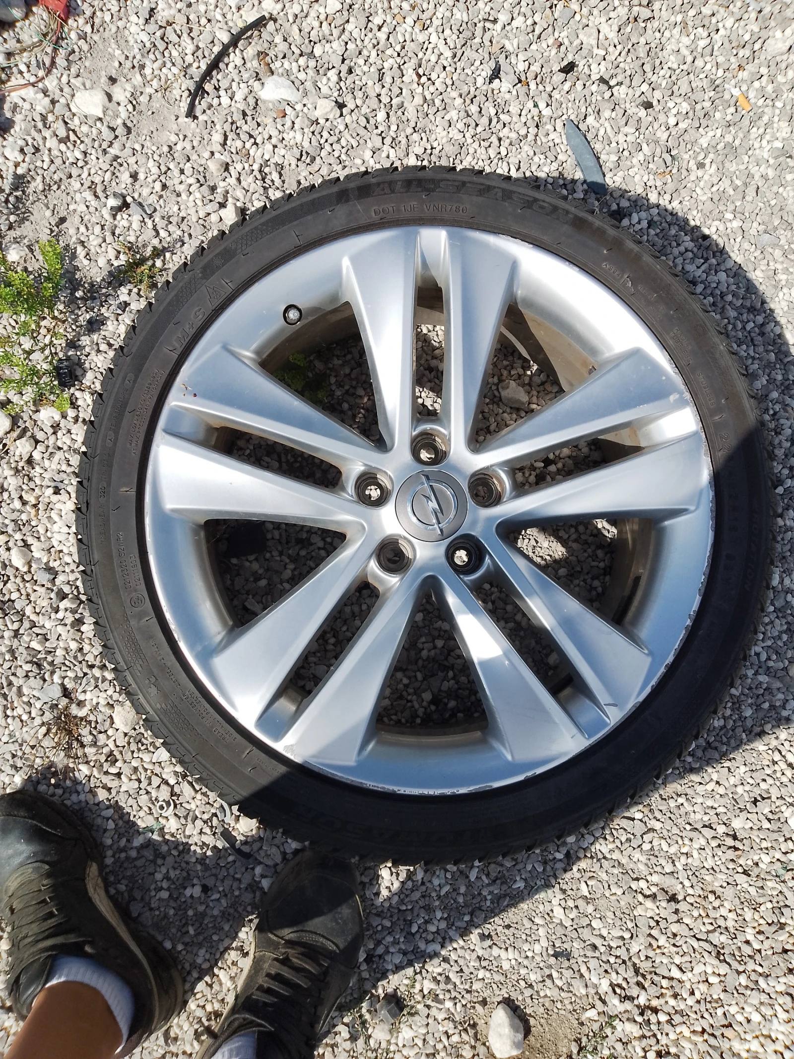    225/40R18  Opel Meriva | Mobile.bg   3