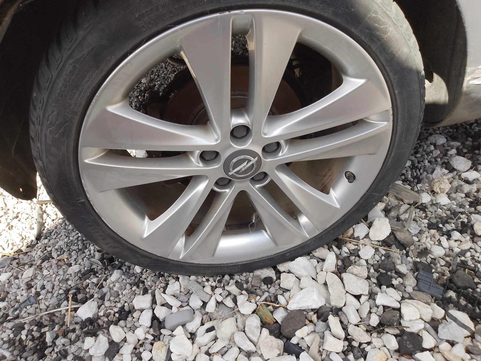    225/40R18  Opel Meriva | Mobile.bg   2