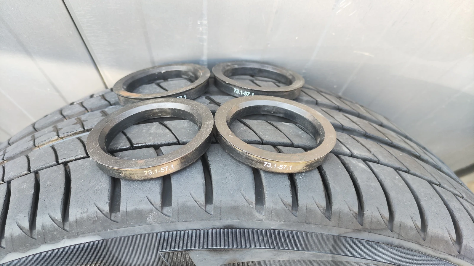 Гуми с джанти Michelin 215/55R17, снимка 7 - Гуми и джанти - 55337310