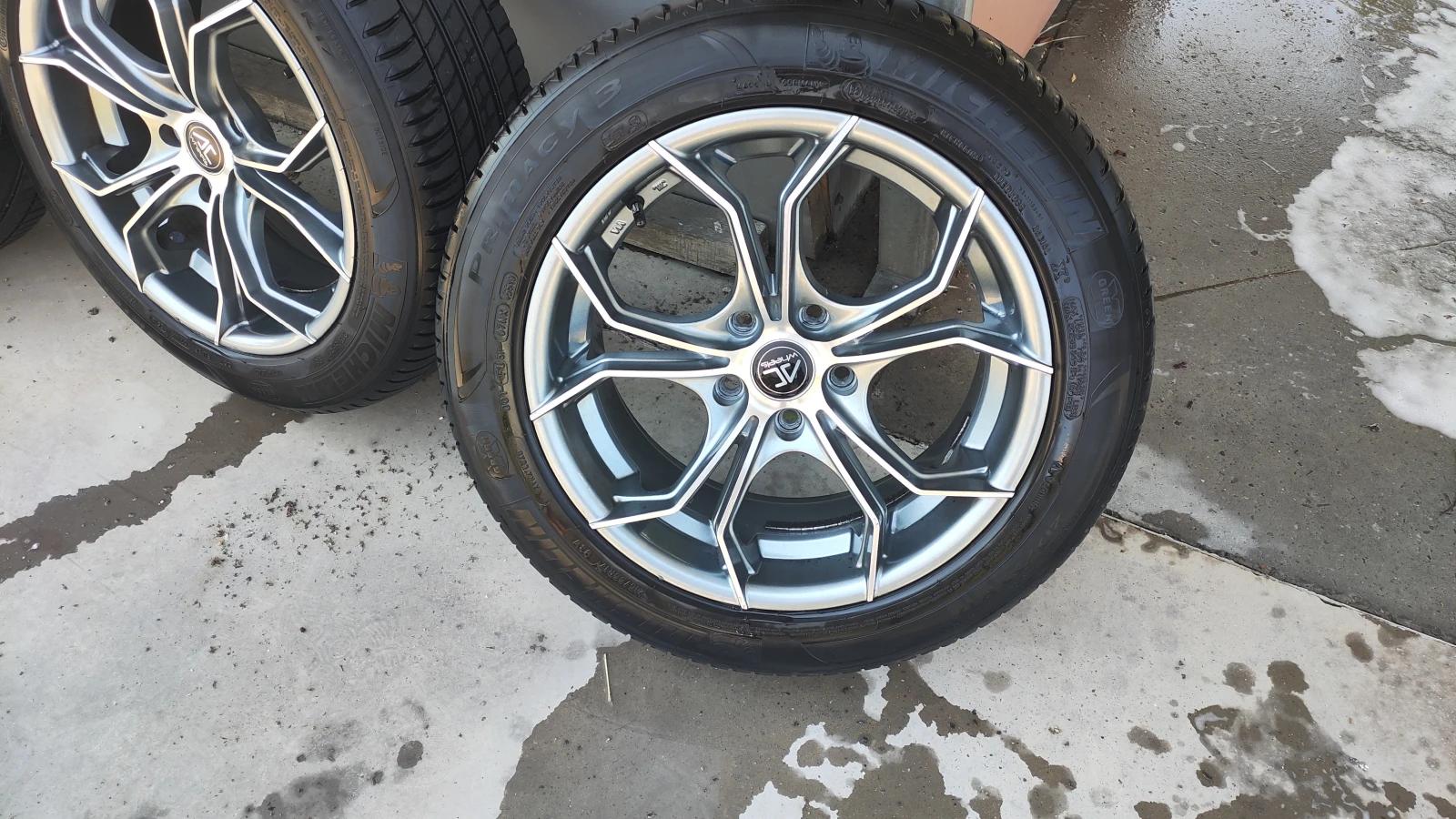 Гуми с джанти Michelin 215/55R17, снимка 3 - Гуми и джанти - 55337310