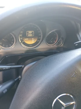 Mercedes-Benz E 220, снимка 11