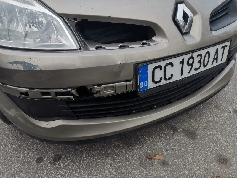 Renault Clio, снимка 11 - Автомобили и джипове - 48364235