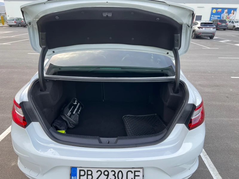 Renault Megane 1.5 CDI, снимка 9 - Автомобили и джипове - 52682942