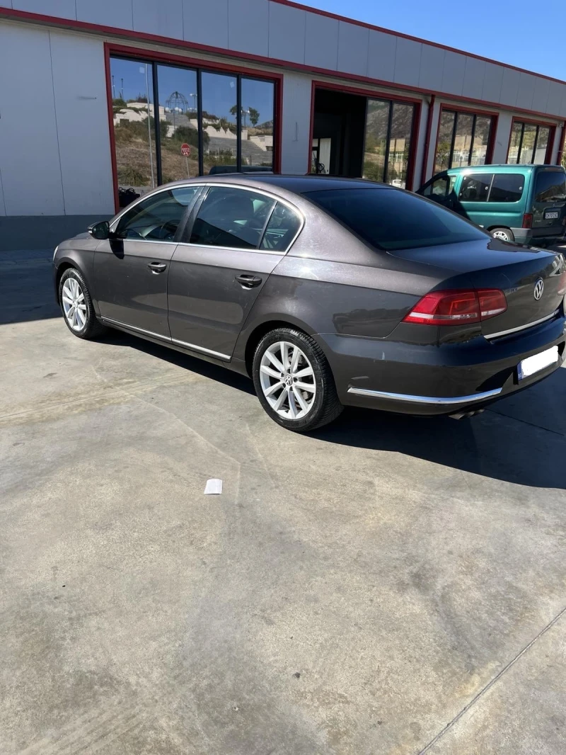 VW Passat 2.0 TDI DSG HIGHLINE, снимка 4 - Автомобили и джипове - 52972643