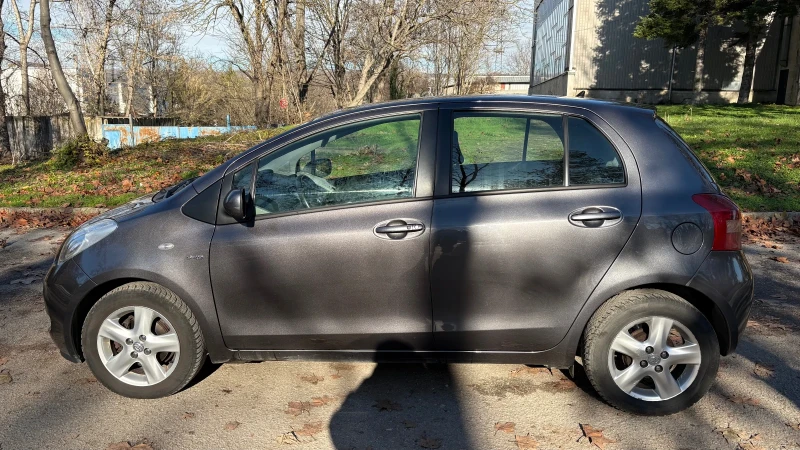 Toyota Yaris, снимка 8 - Автомобили и джипове - 53024219