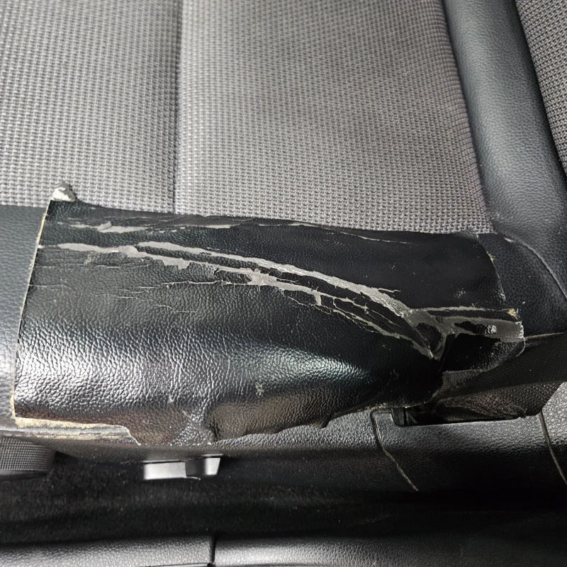 Mercedes-Benz C 180, снимка 12 - Автомобили и джипове - 53421076