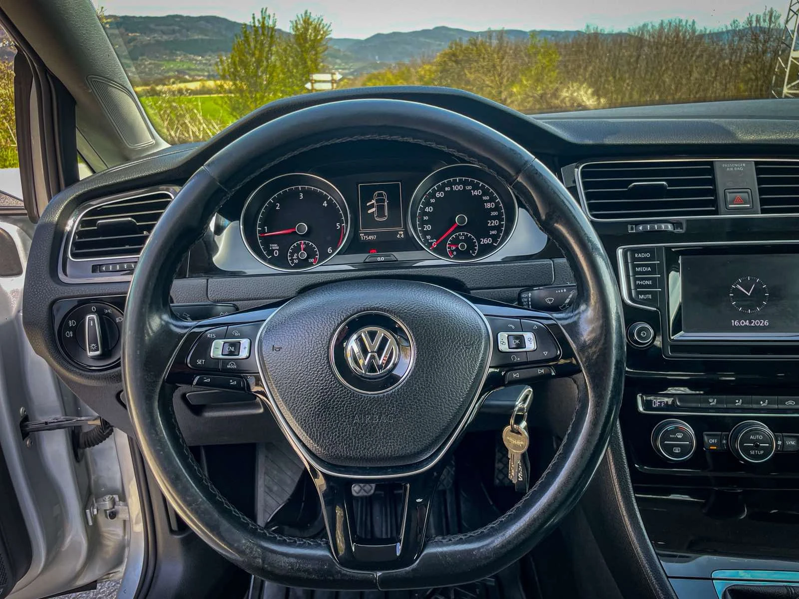 VW Golf, снимка 10 - Автомобили и джипове - 53975211