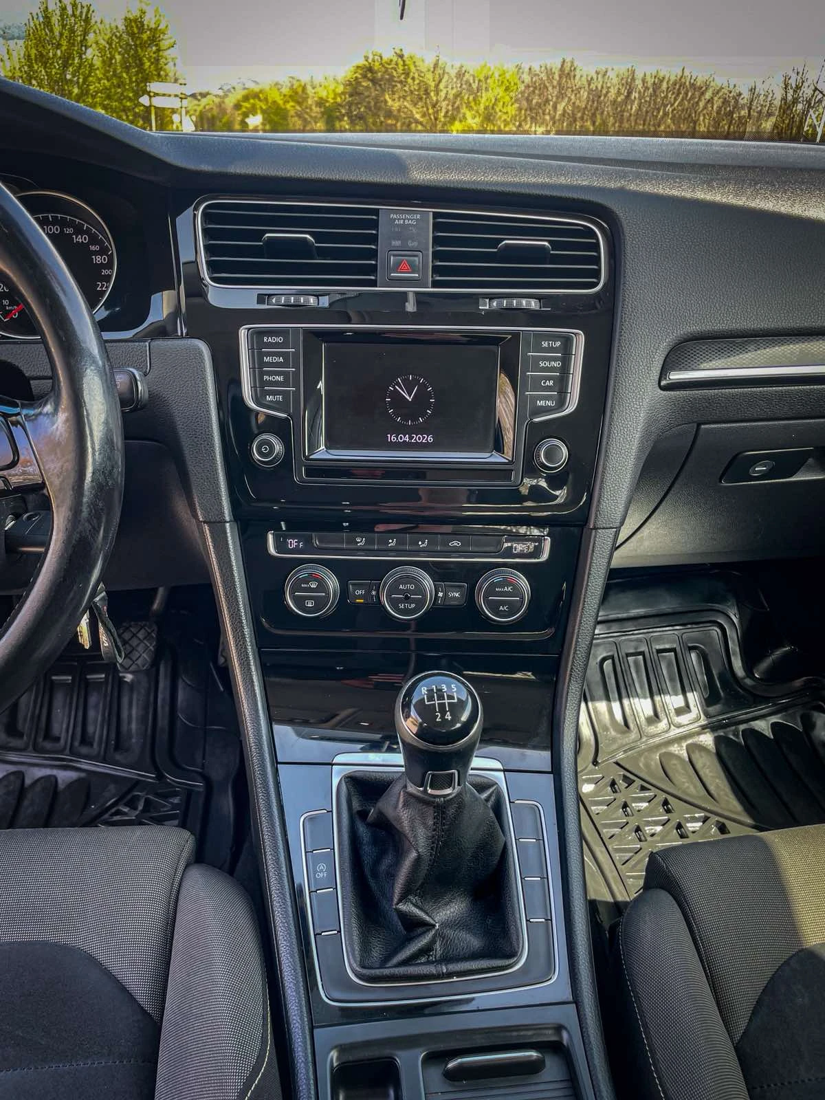 VW Golf, снимка 11 - Автомобили и джипове - 53975211