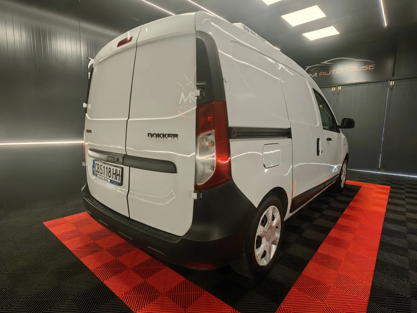 Dacia Dokker 1.6i ХЛАДИЛЕН/ НАВИ/ ГАЗ/ ОБСЛУЖЕН - изображение 4