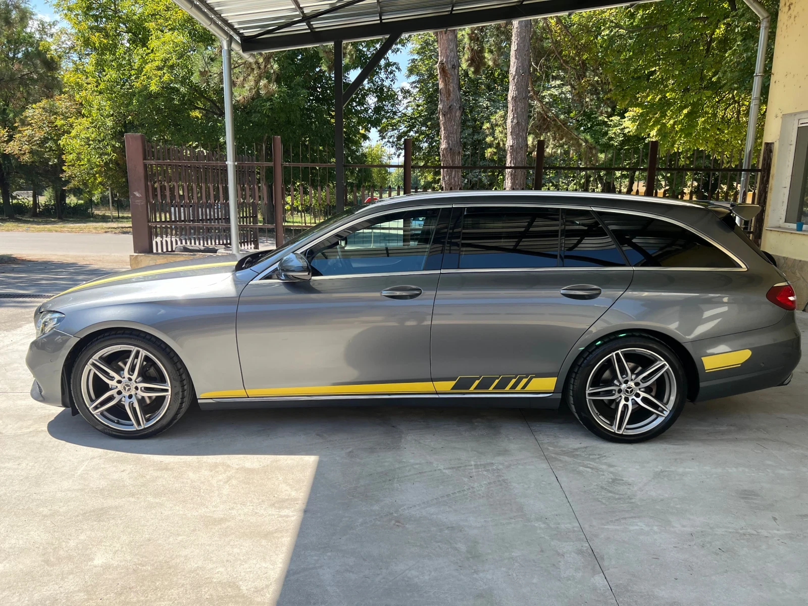 Mercedes-Benz E 220  - изображение 7