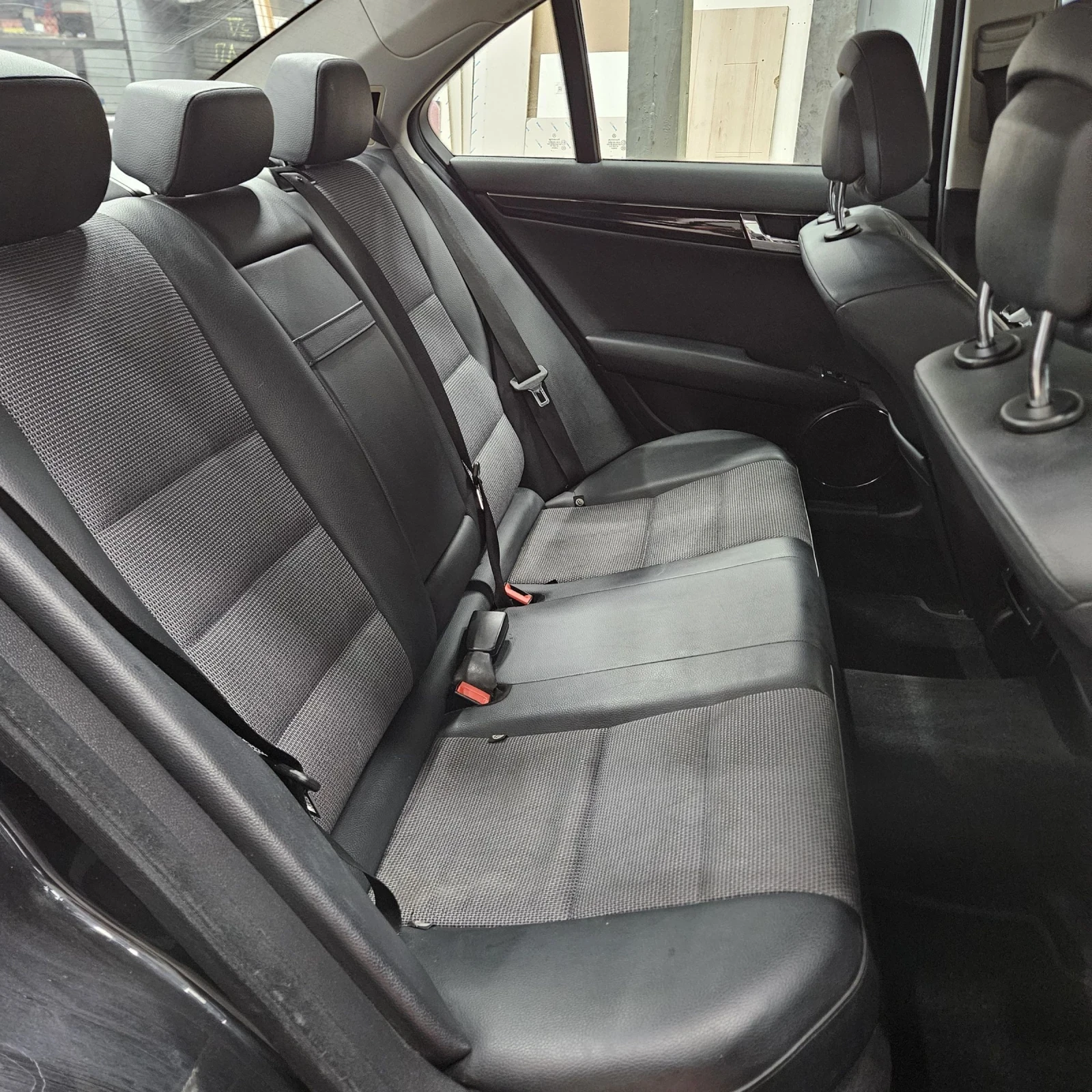 Mercedes-Benz C 180  - изображение 10