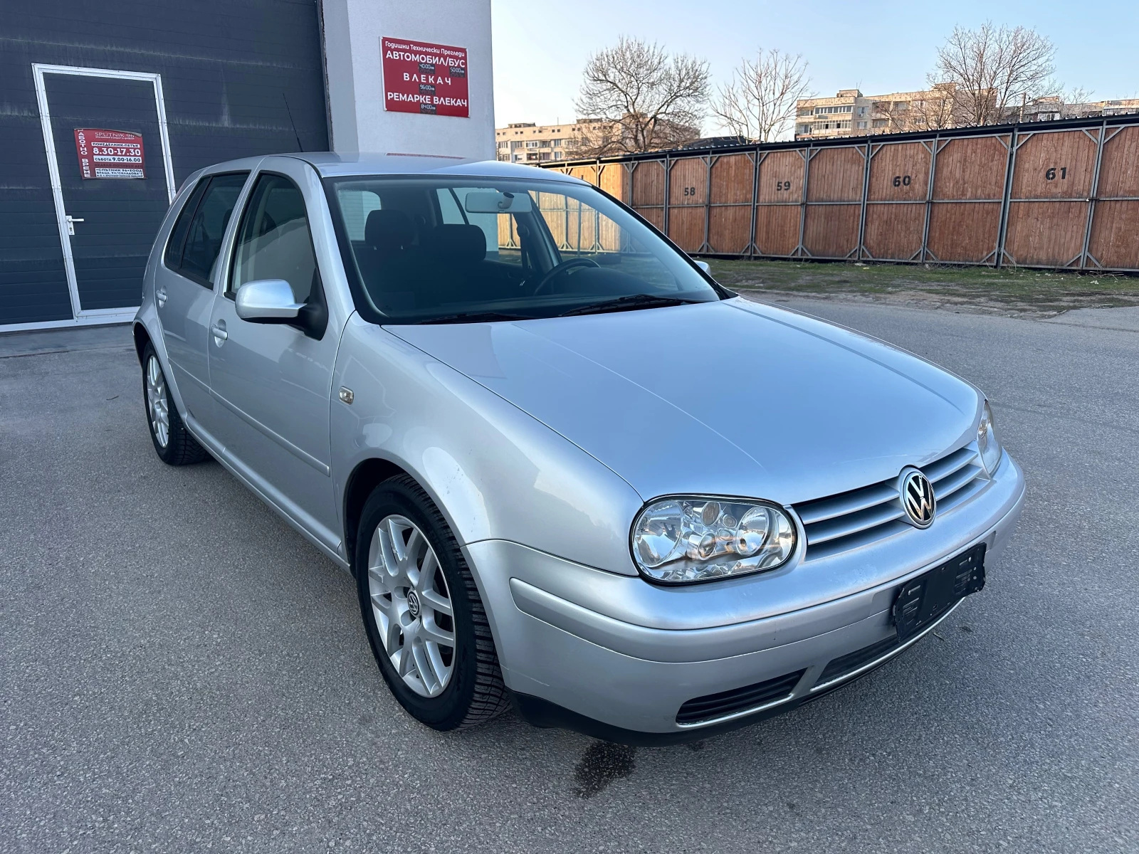 VW Golf 1.9TDI High-Line Италия, снимка 9 - Автомобили и джипове - 53738579