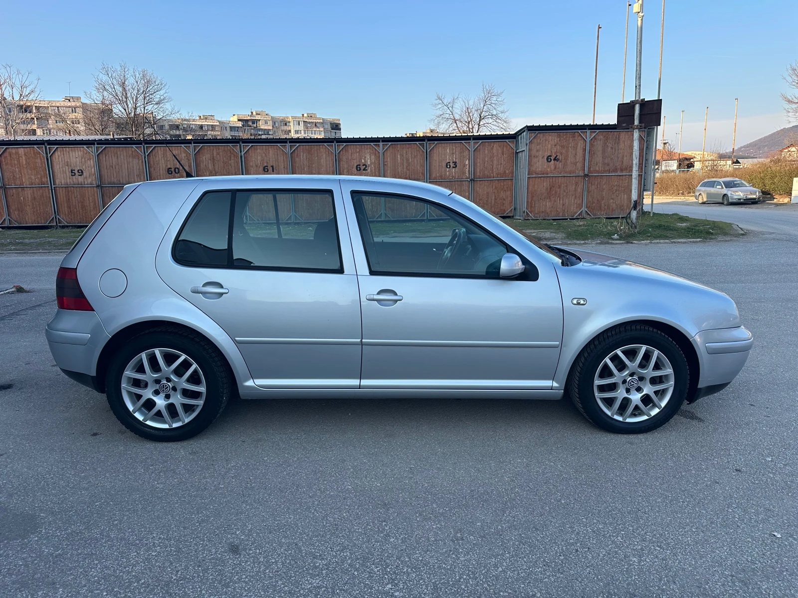 VW Golf 1.9TDI High-Line Италия, снимка 8 - Автомобили и джипове - 53738579