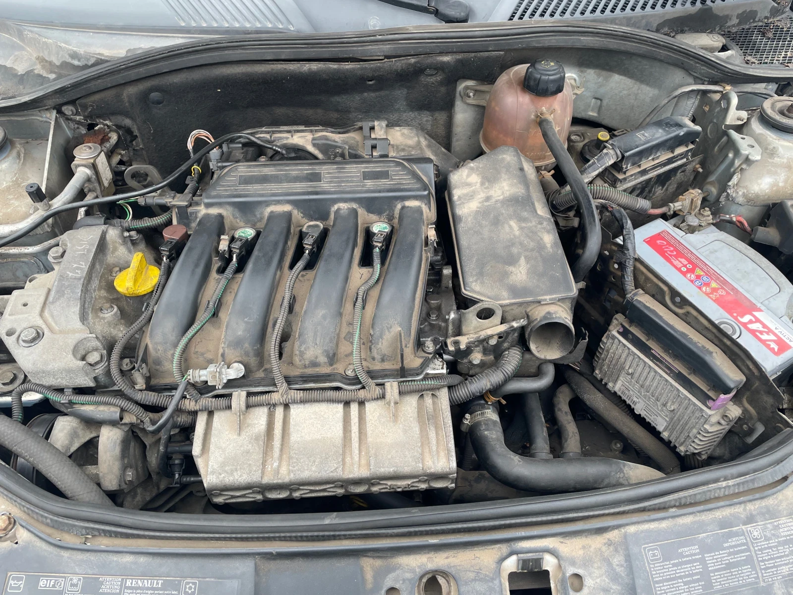 Renault Clio 1.4 16v, снимка 7 - Автомобили и джипове - 54164208