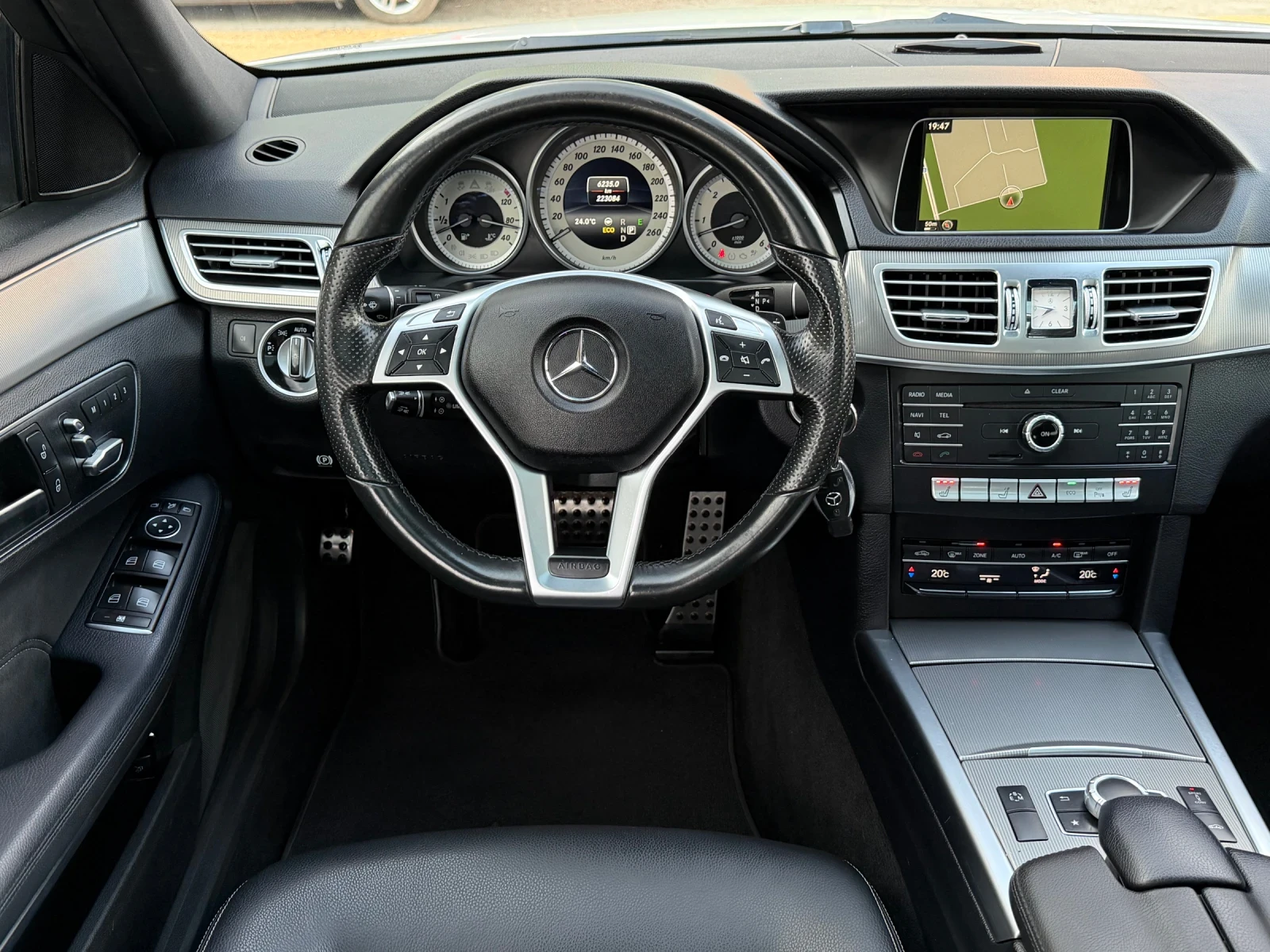 Mercedes-Benz E 350 CDi 4-Matic Дистроник+ Панорама AMG-пакет , снимка 11 - Автомобили и джипове - 54417038