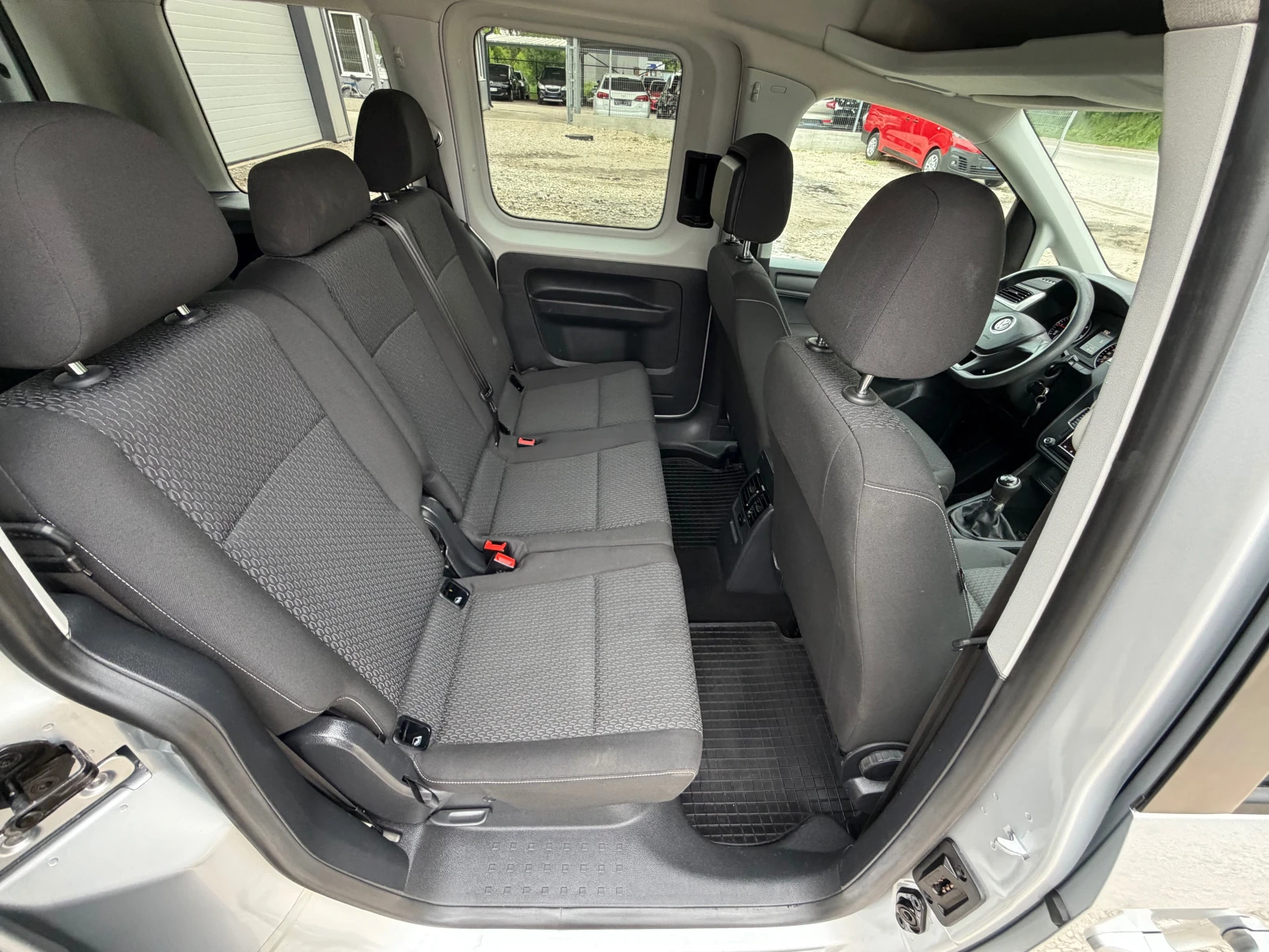 VW Caddy 2.0TDI* LIFE* EVRO6* PATNIK, снимка 10 - Автомобили и джипове - 54482176