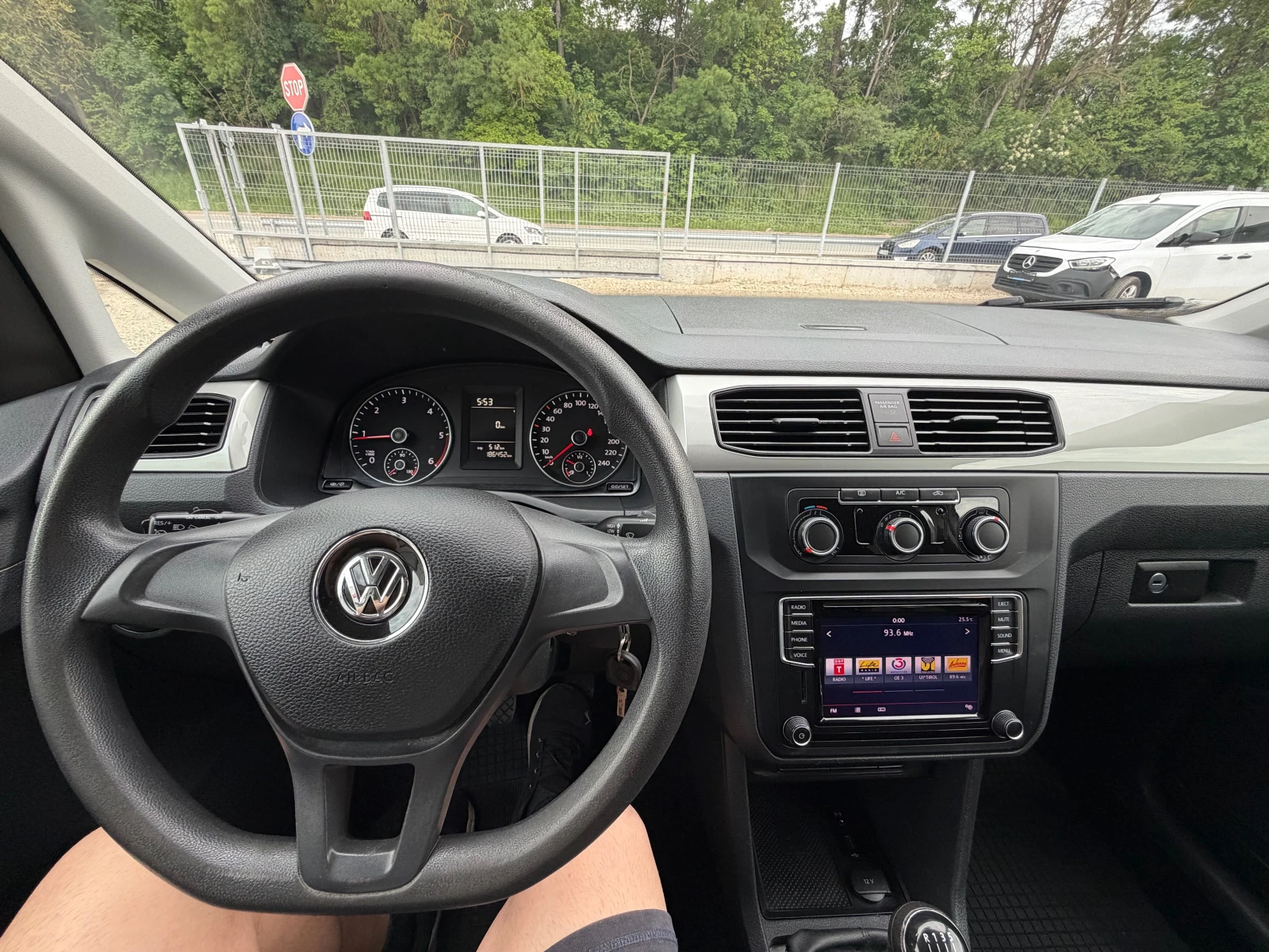VW Caddy 2.0TDI* LIFE* EVRO6* PATNIK, снимка 14 - Автомобили и джипове - 54482176
