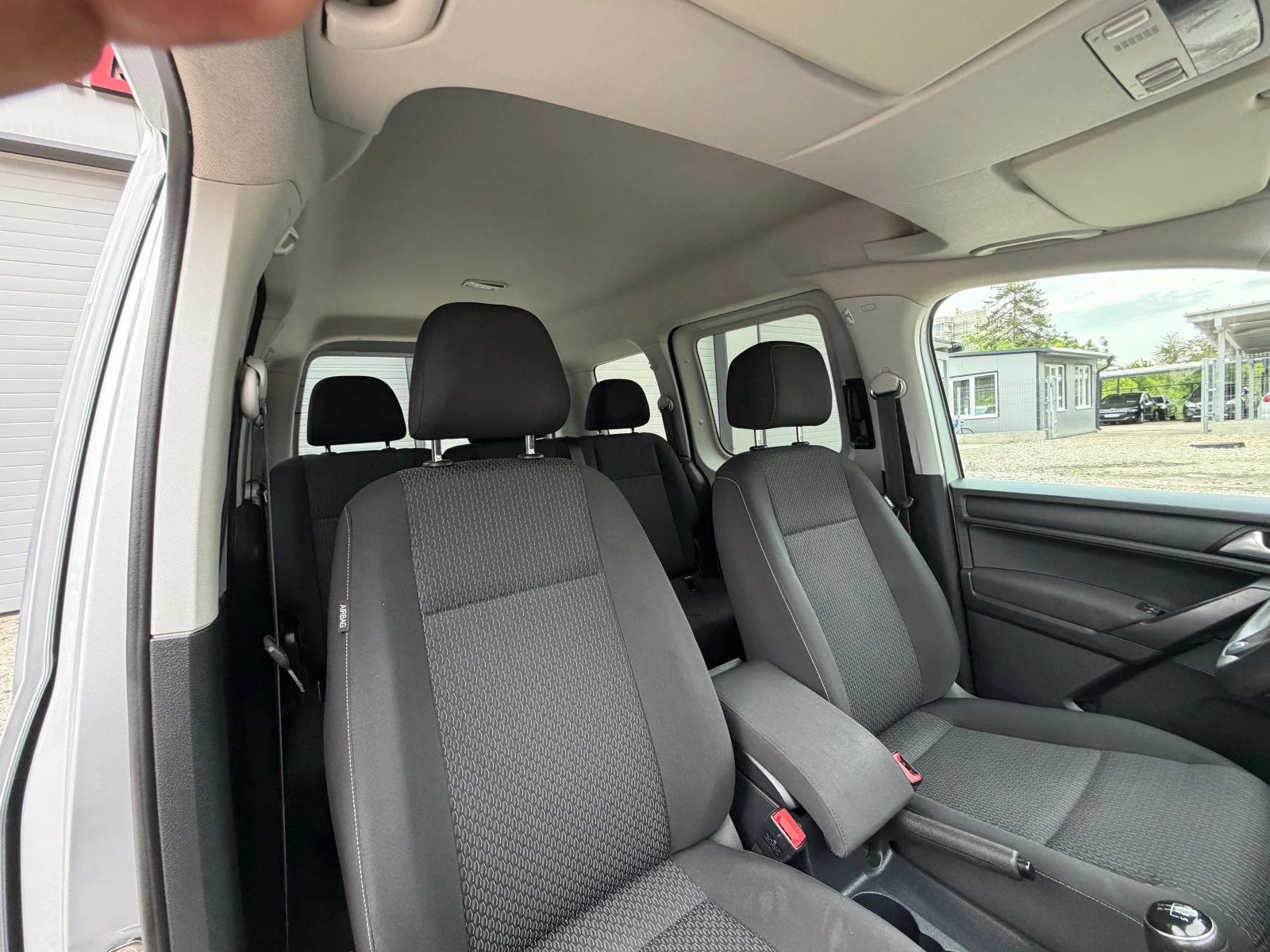 VW Caddy 2.0TDI* LIFE* EVRO6* PATNIK, снимка 12 - Автомобили и джипове - 54482176