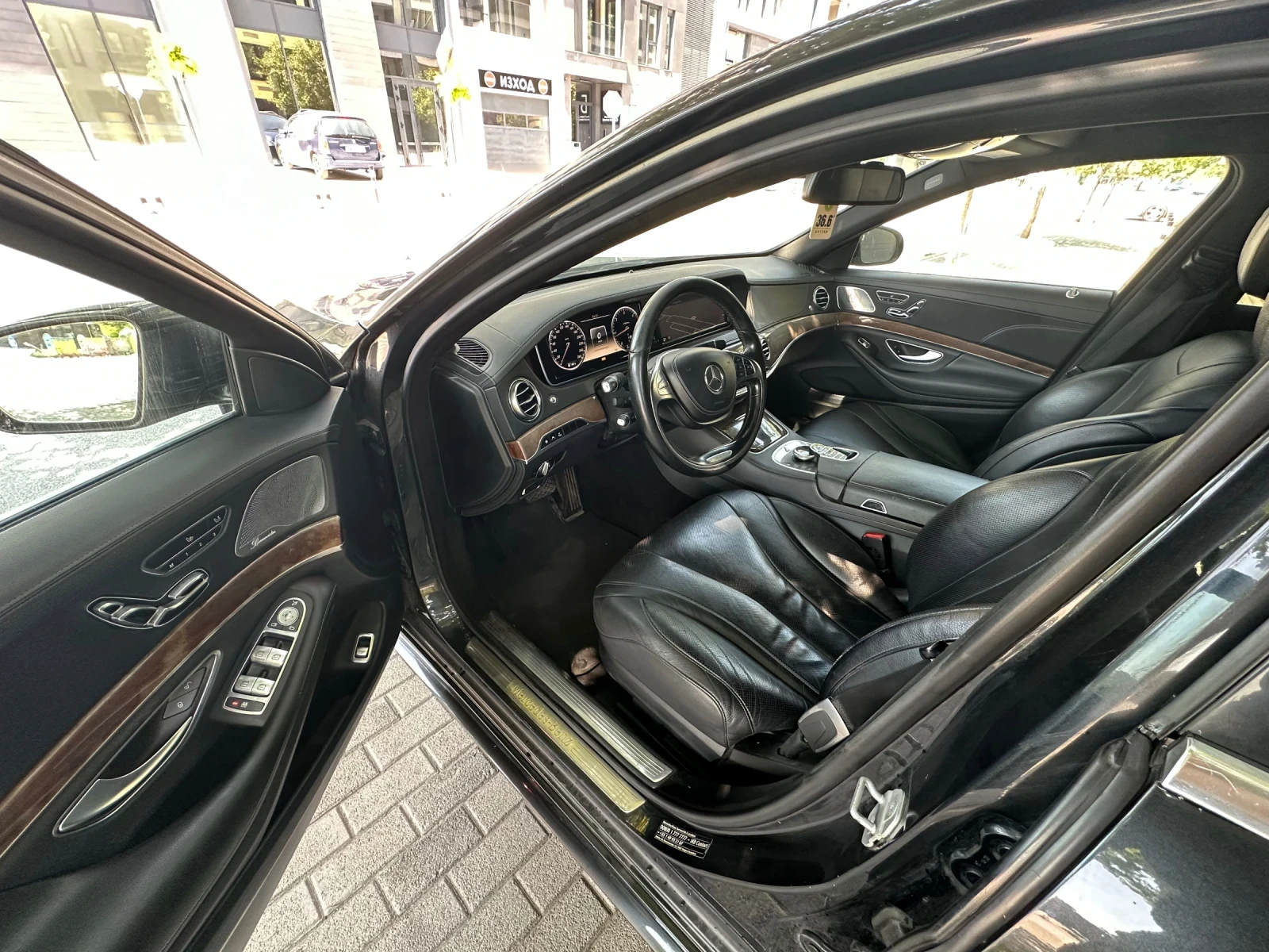 Mercedes-Benz S 350 CDI/AMG/BURMESTER/ВАКУУМ/МАСАЖ/КАМЕРА/ДИСТРОНИК, снимка 9 - Автомобили и джипове - 55391423