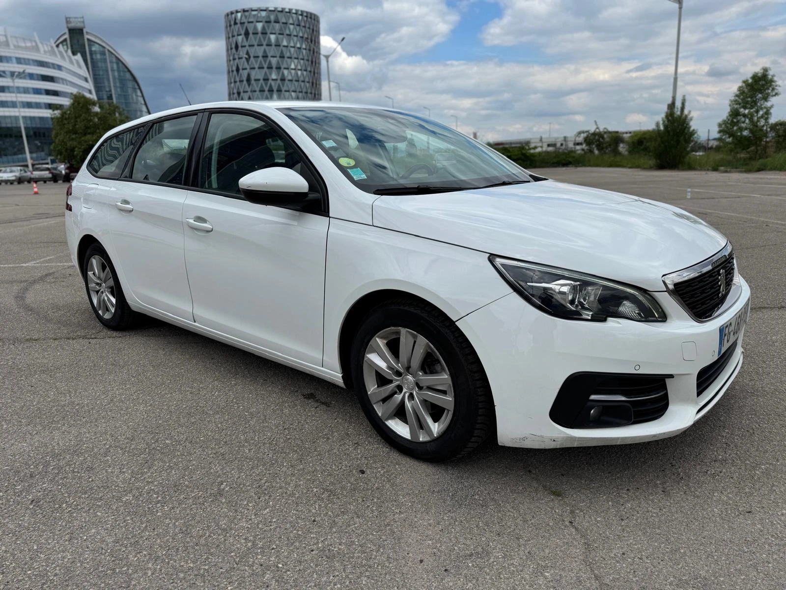 Peugeot 308 SW-1.5HDI-100-6ск-NAVI, снимка 3 - Автомобили и джипове - 56219763