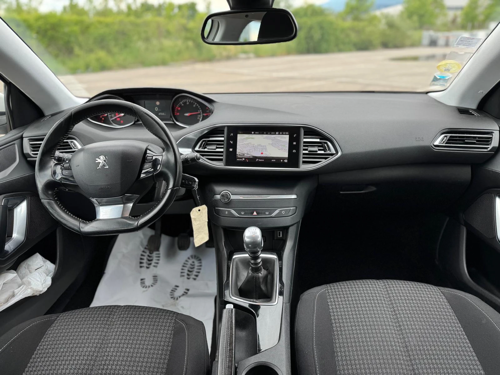 Peugeot 308 SW-1.5HDI-100-6ск-NAVI, снимка 13 - Автомобили и джипове - 56219763