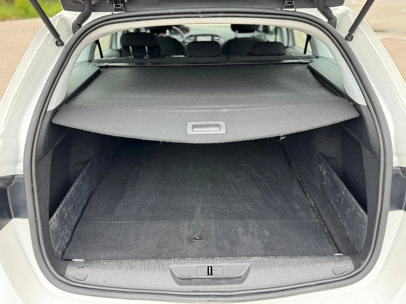 Peugeot 308 SW-1.5HDI-100-6ск-NAVI, снимка 10 - Автомобили и джипове - 56219763