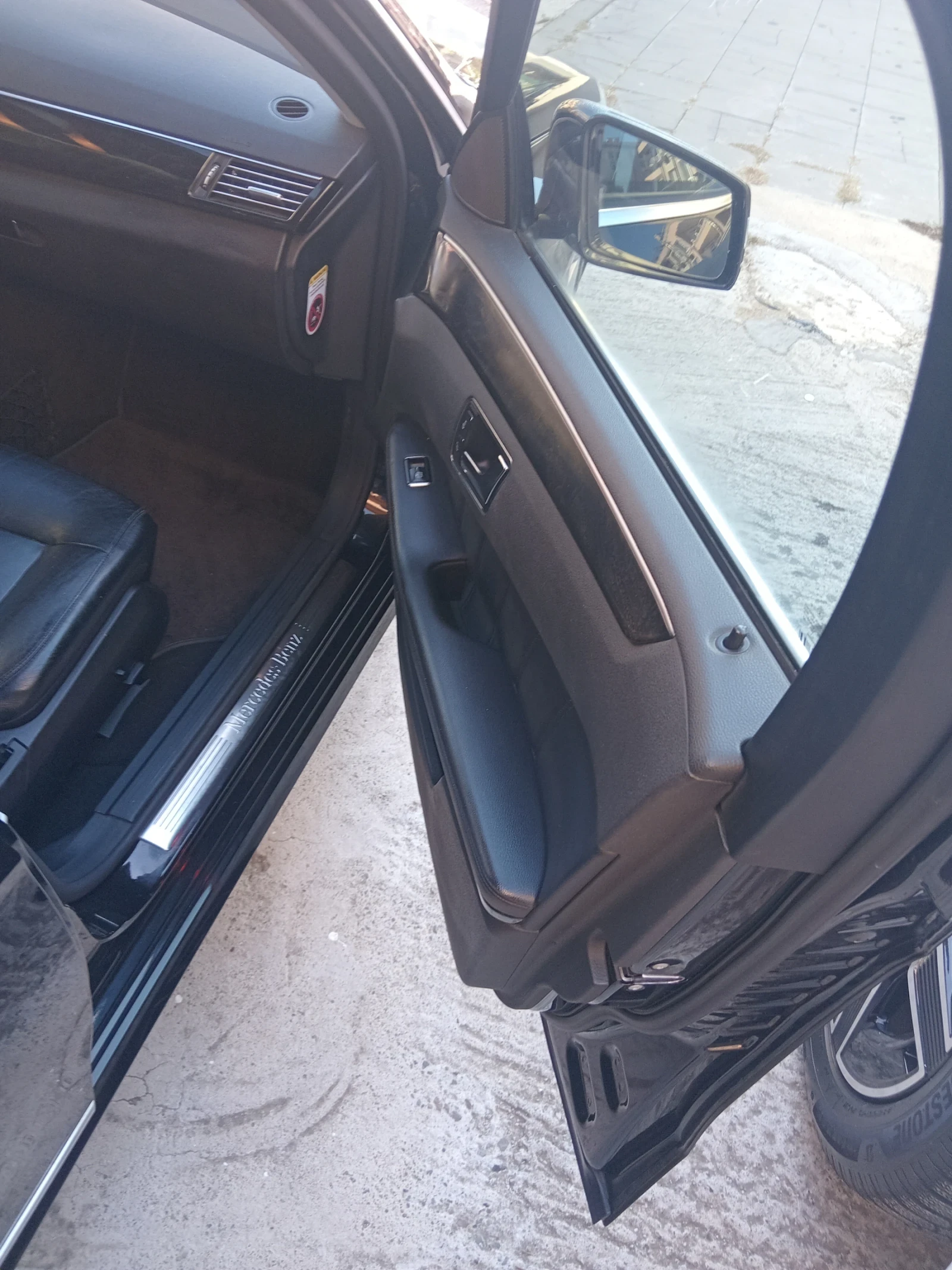 Mercedes-Benz E 220, снимка 15 - Автомобили и джипове - 56353766