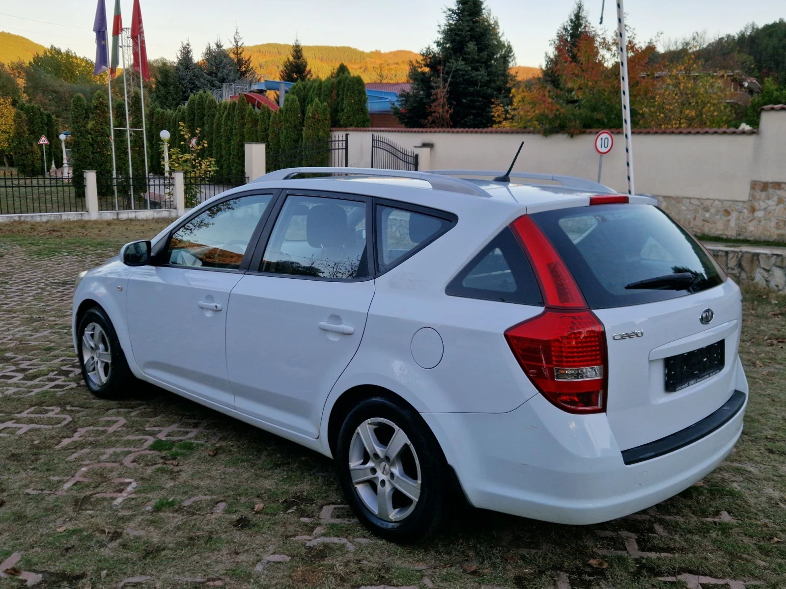 Kia Ceed FACE LIFT..��� ����..1.6CRDI..EVRO 5..6 �������� | Mobile.bg � ����������� 6