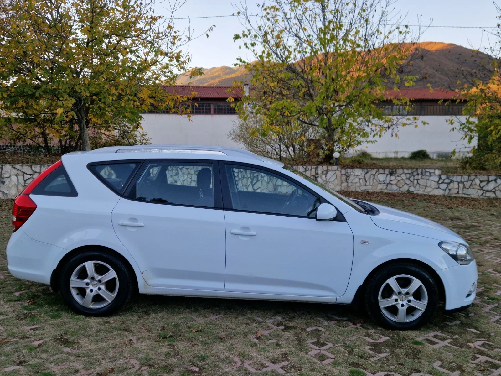 Kia Ceed FACE LIFT..��� ����..1.6CRDI..EVRO 5..6 �������� | Mobile.bg � ����������� 9