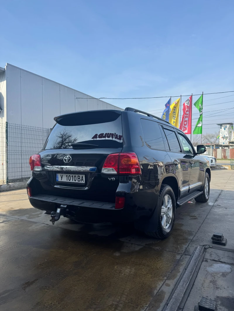 Toyota Land cruiser 200 , снимка 2 - Автомобили и джипове - 49533996