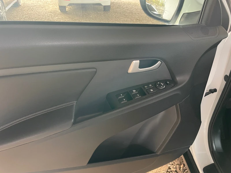 Kia Sportage 1.6I-LED-146Х.КМ!!!-СЕРВИЗНА ИСТОРИЯ-FACE LIFT, снимка 10 - Автомобили и джипове - 52490283