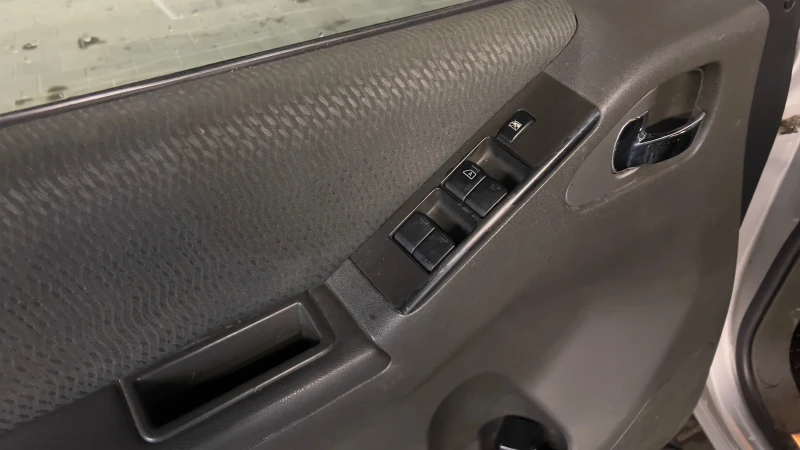 Nissan Navara 2.5DCI 190 кс., снимка 4 - Автомобили и джипове - 53470070